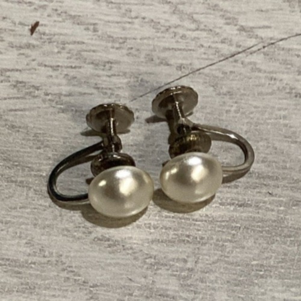 Silvertone Clip On Earrings w/ Faux Pearls Round Vintage B57